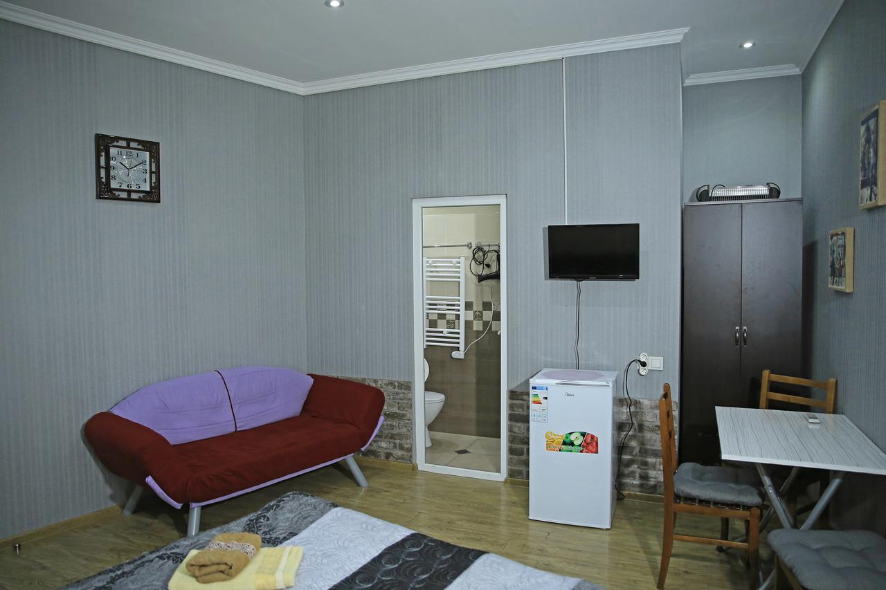 Guest House Beautiful Tbilisi On Khidistavi Street Bagian luar foto