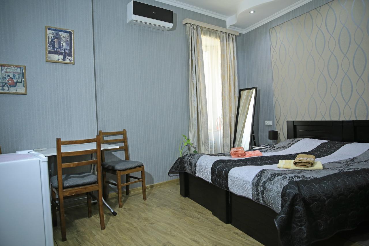 Guest House Beautiful Tbilisi On Khidistavi Street Bagian luar foto