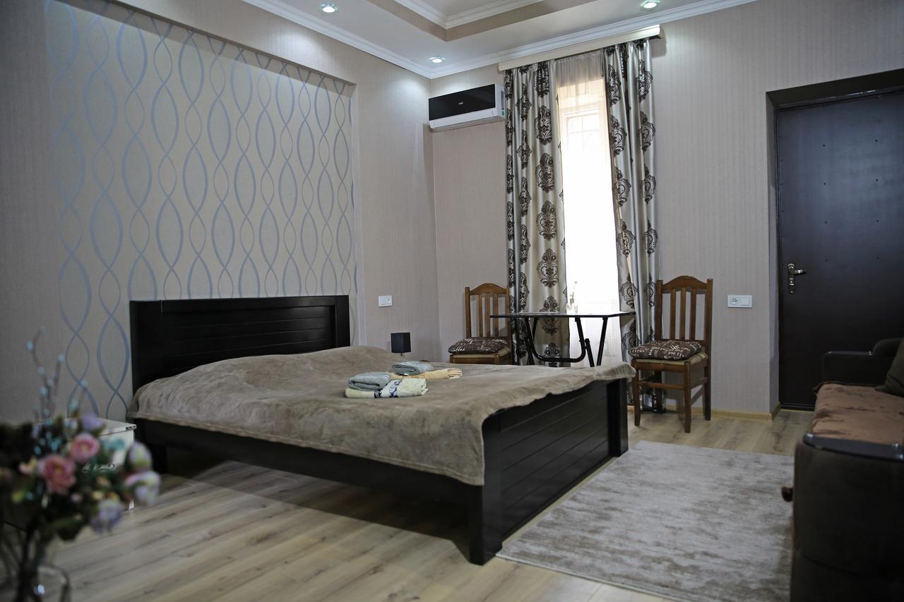 Guest House Beautiful Tbilisi On Khidistavi Street Bagian luar foto